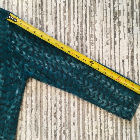 Talbots Cashmere Teal Feather Sweater Size L - Picture 5 of 8